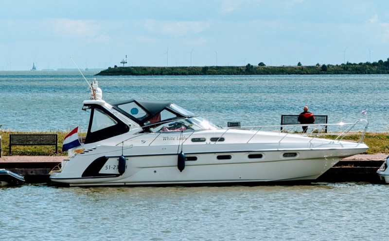 foto: 5 Sealine 37 S