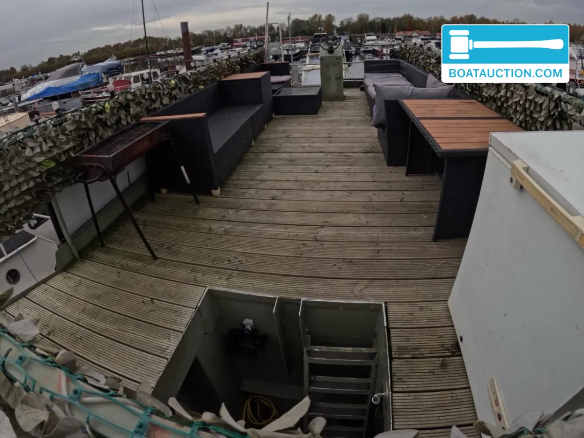 foto: 6 Loosdrecht Houseboat