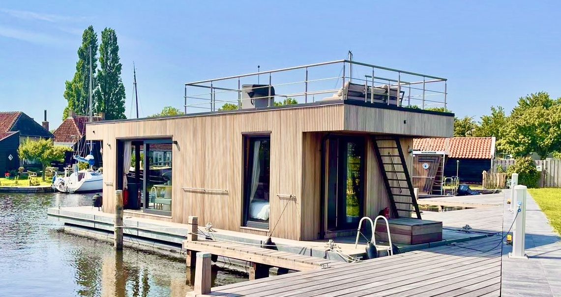 hoofdfoto: 1 Surla 12 Terherne (koop)ligplaats Houseboat