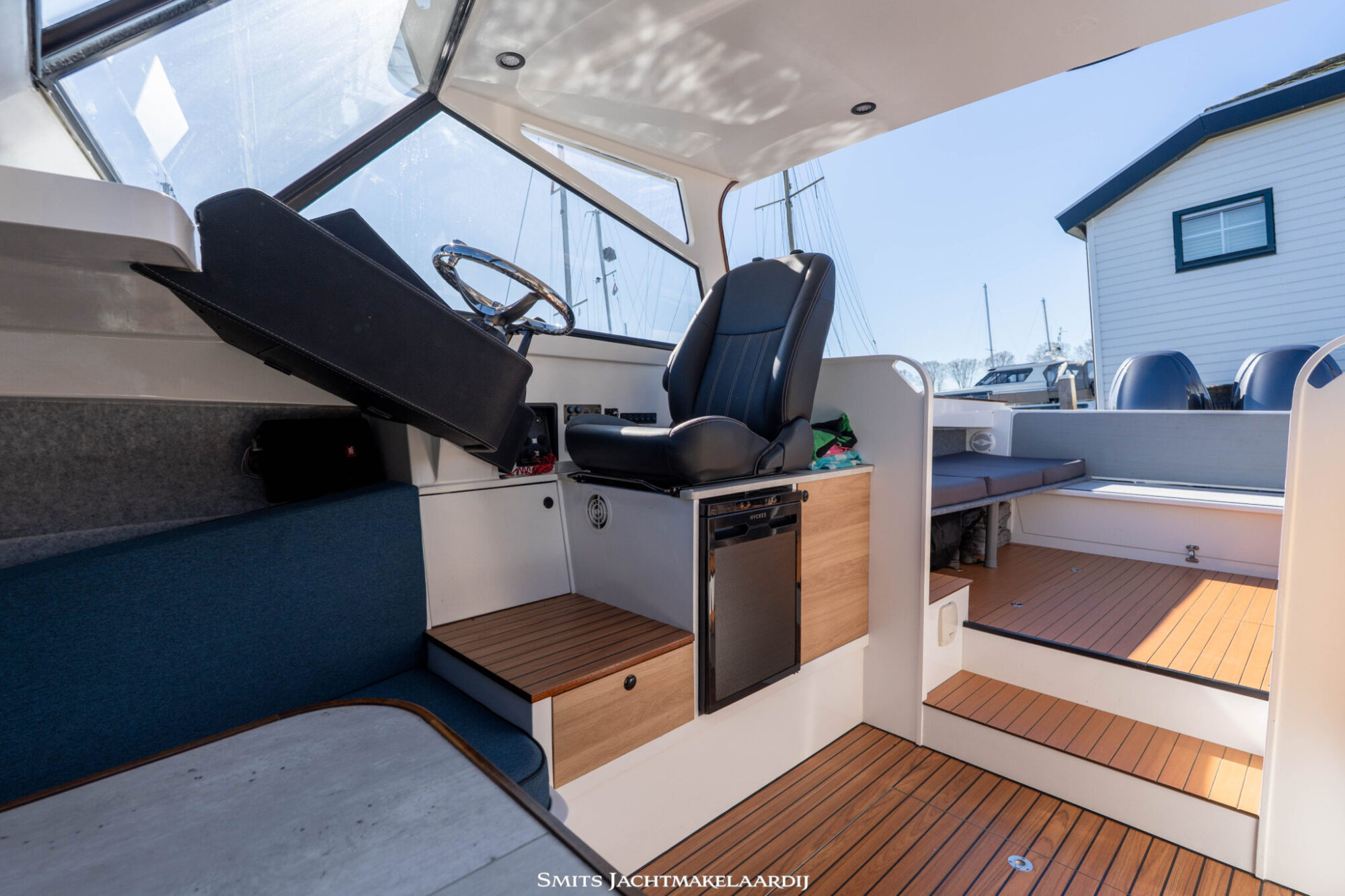 foto: 28 Bertram Bertram 25