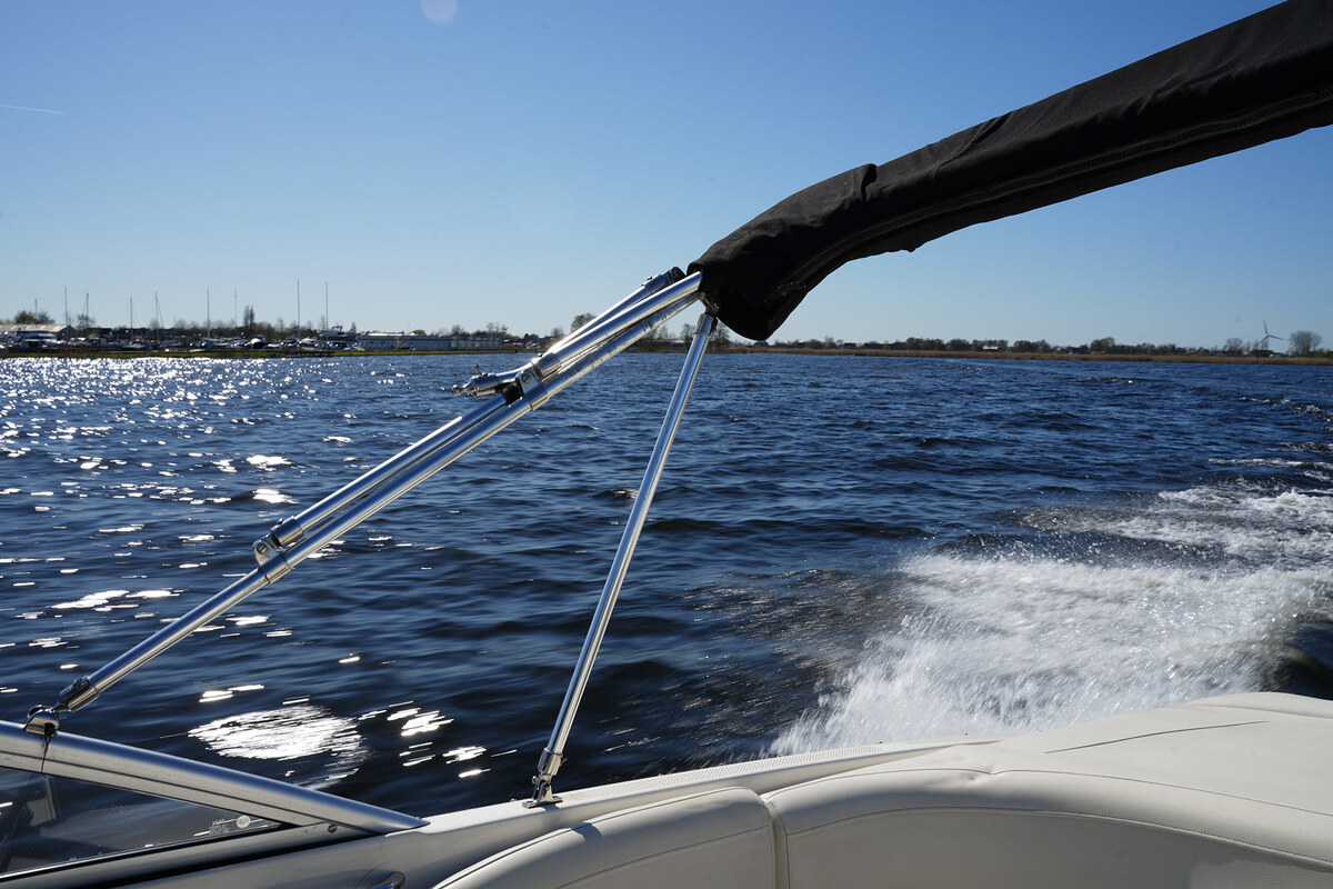 foto: 9 Bayliner 225