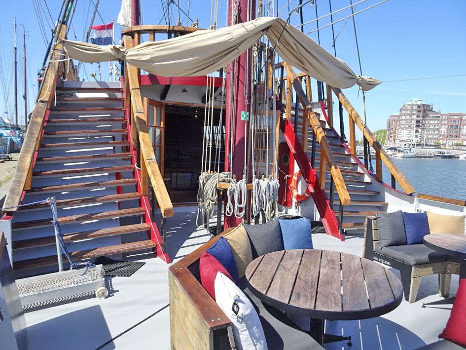 foto: 27 3 mast Charterschip / Evenementenboot 44 nachtgasten, 150 daggasten