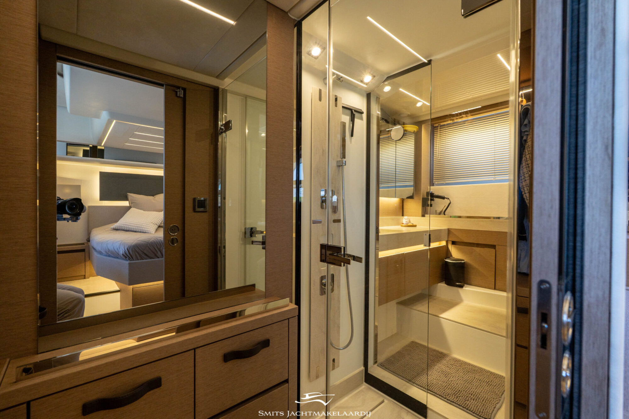 foto: 81 Prestige Prestige 590 Flybridge