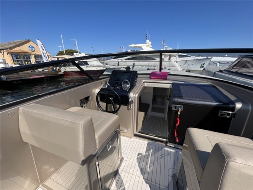 foto: 12 Vandutch 32