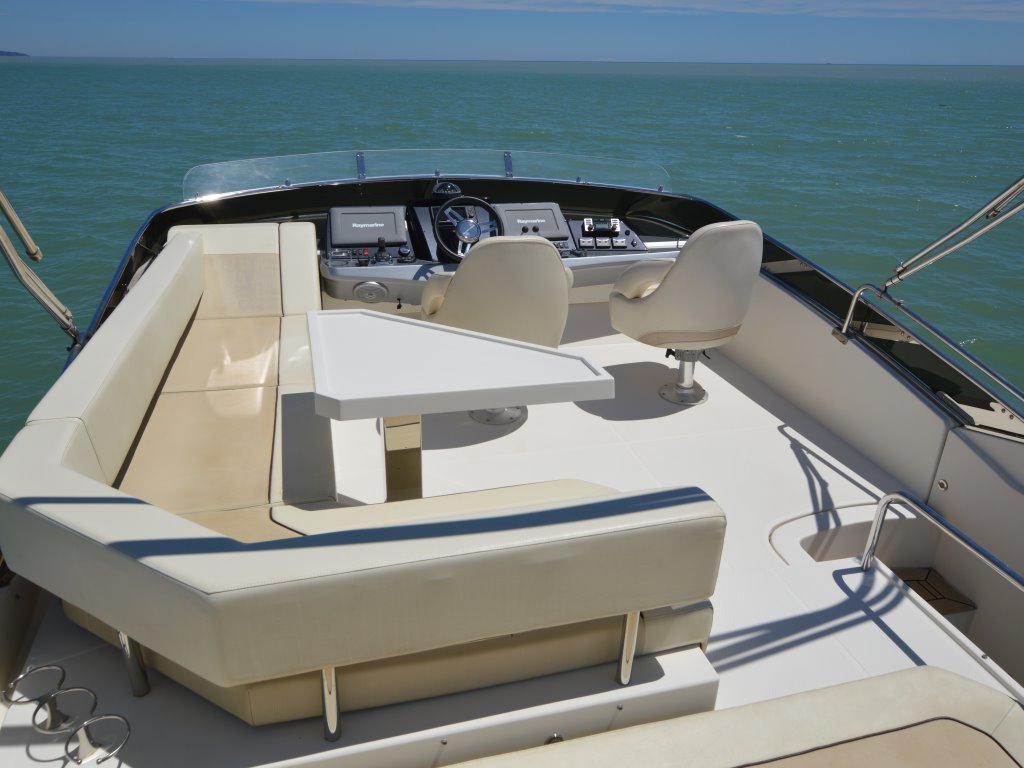 foto: 10 Marquis 500 sport yacht