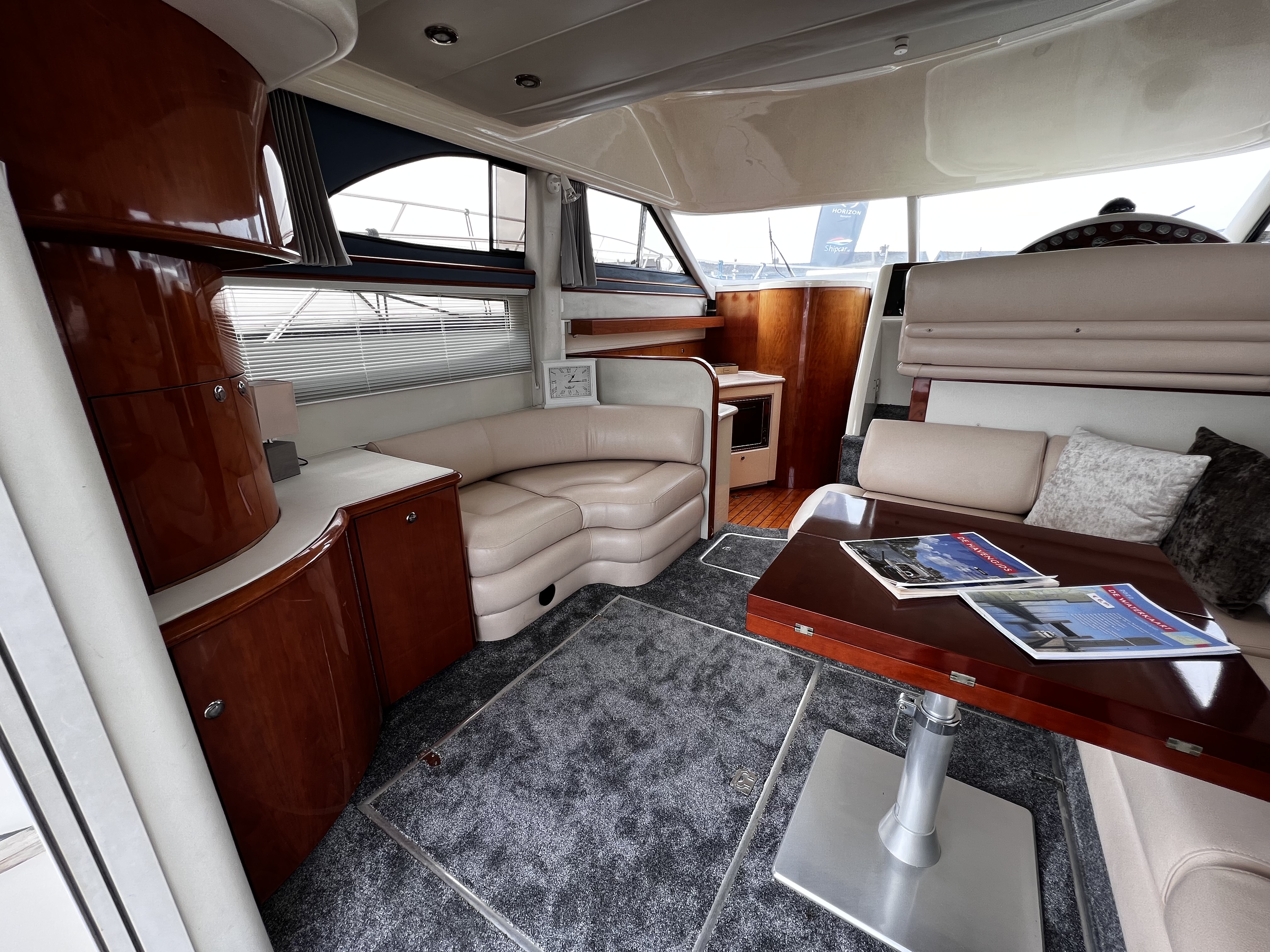 foto: 13 Fairline Phantom 42