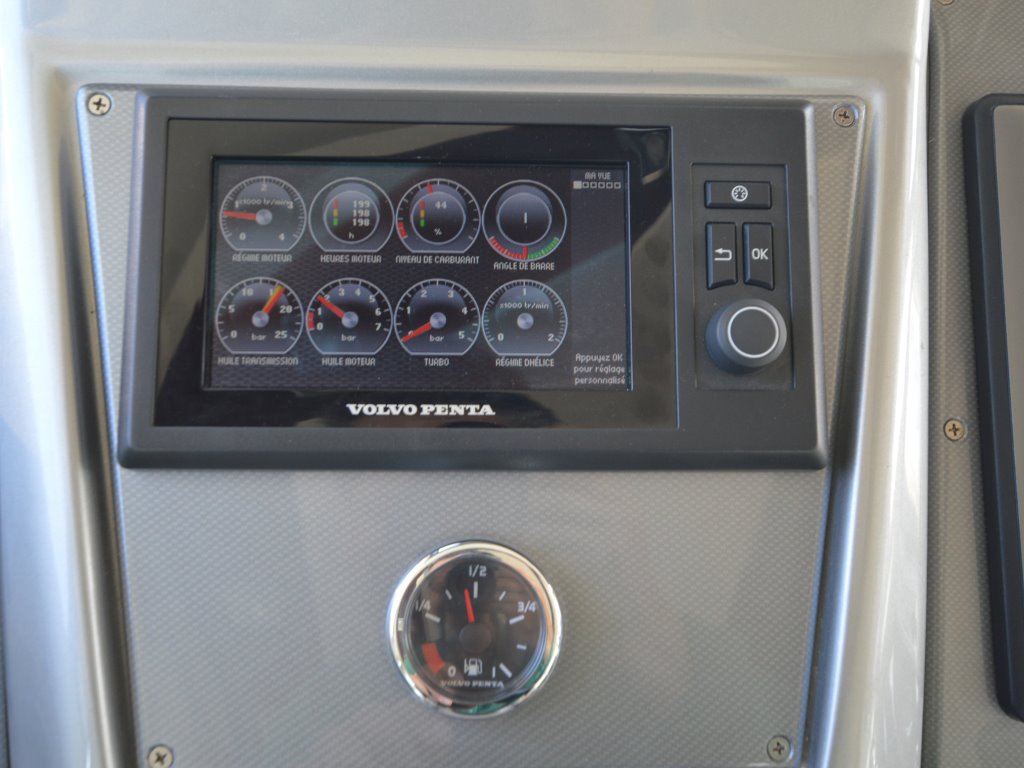 foto: 11 Marquis 500 sport yacht