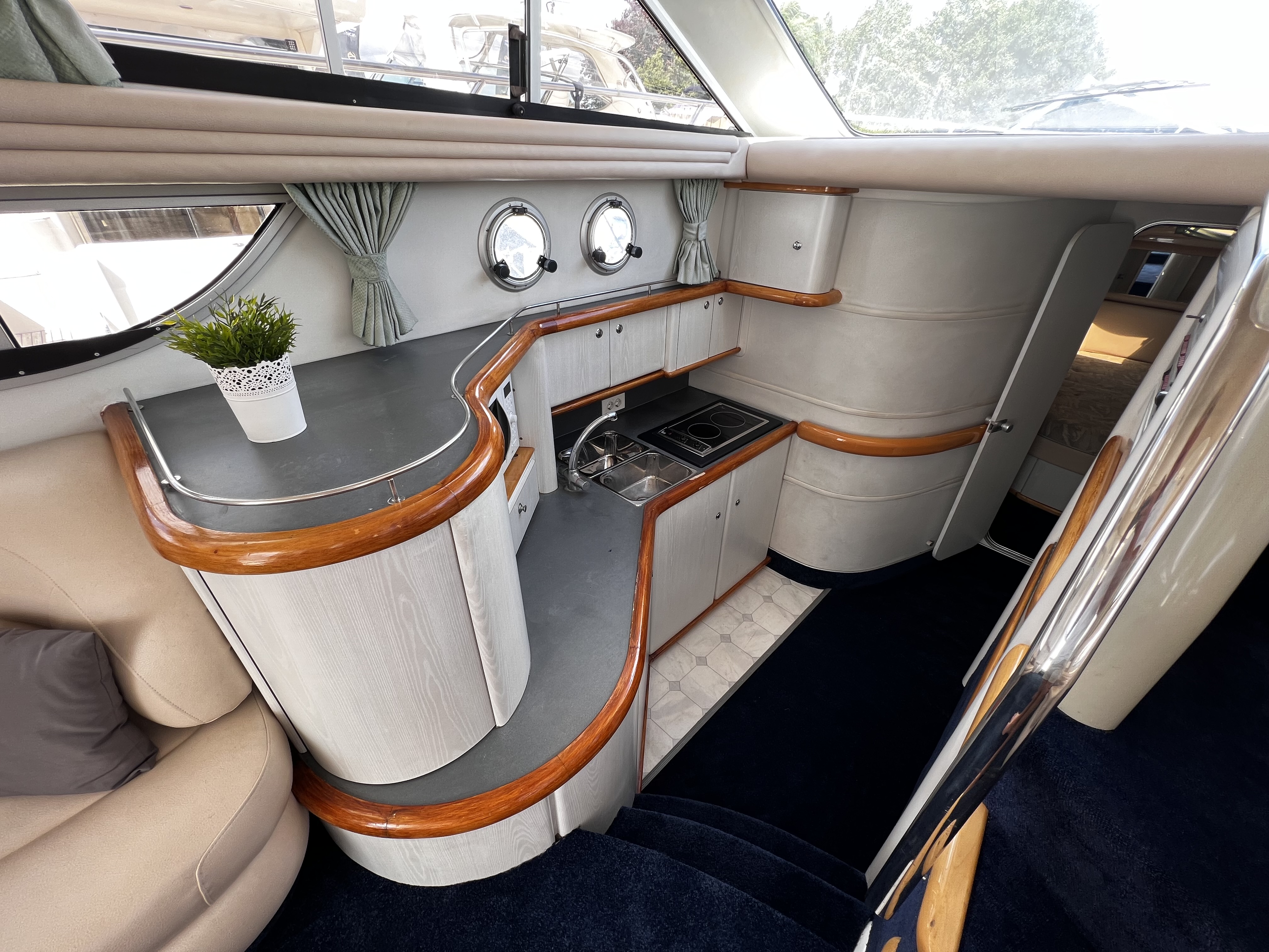 foto: 12 Sealine 420 Statesman