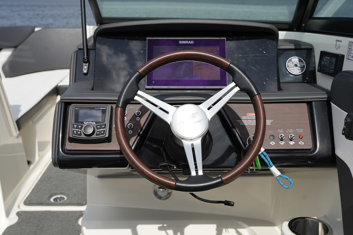 foto: 14 Sea Ray  SPX 230