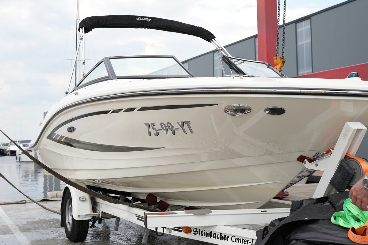 foto: 14 Sea Ray 19 SPX