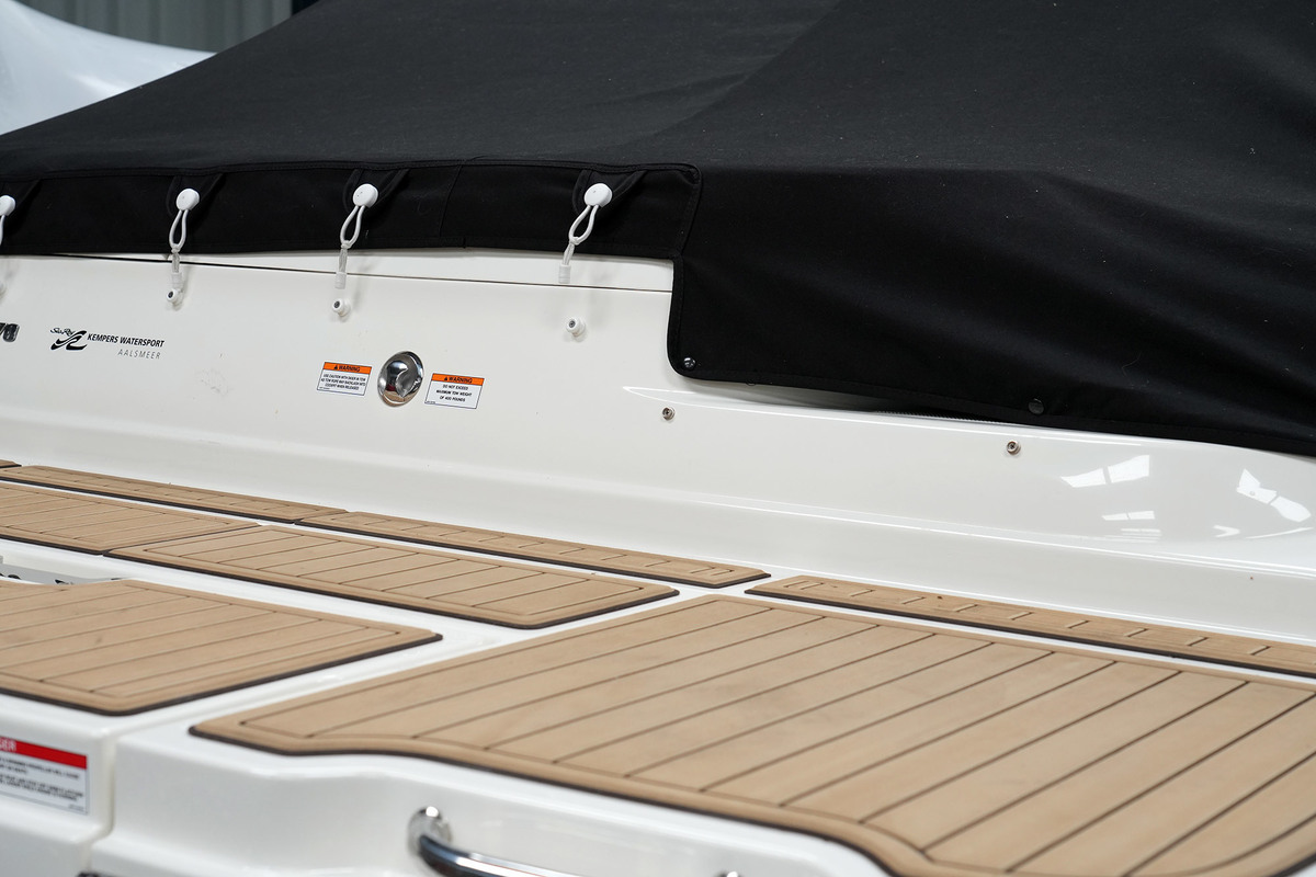 foto: 5 Sea Ray SDX 270