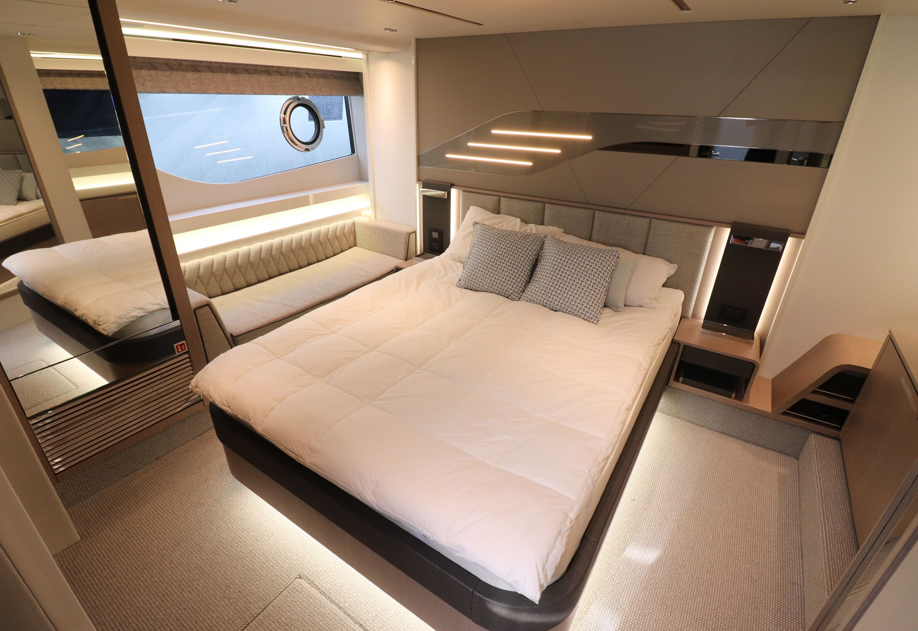 foto: 6 Sunseeker Predator 60 Evo