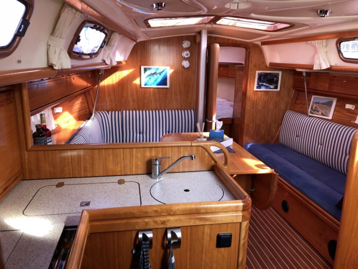 foto: 9 Bavaria  33 Cruiser
