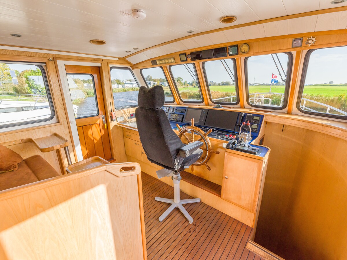 foto: 6 Vripack  Trawler 15.75 