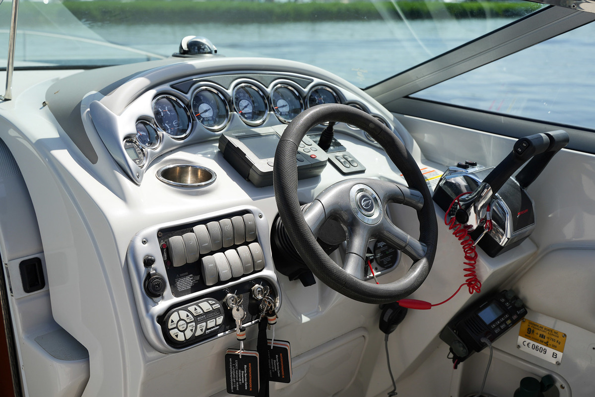 foto: 19 Crownline 315 SCR