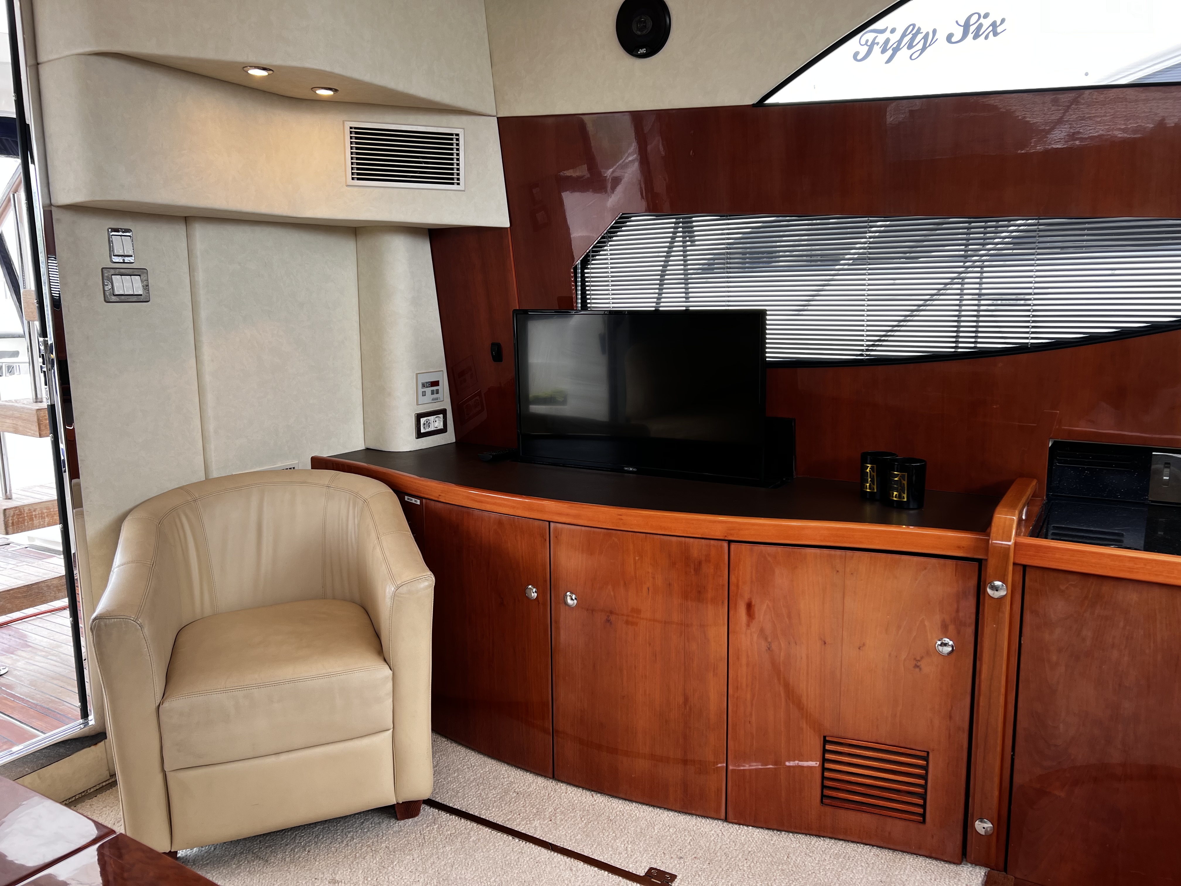 foto: 10 Fairline Phantom 46