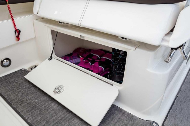 foto: 4 Sea Ray SLX 310