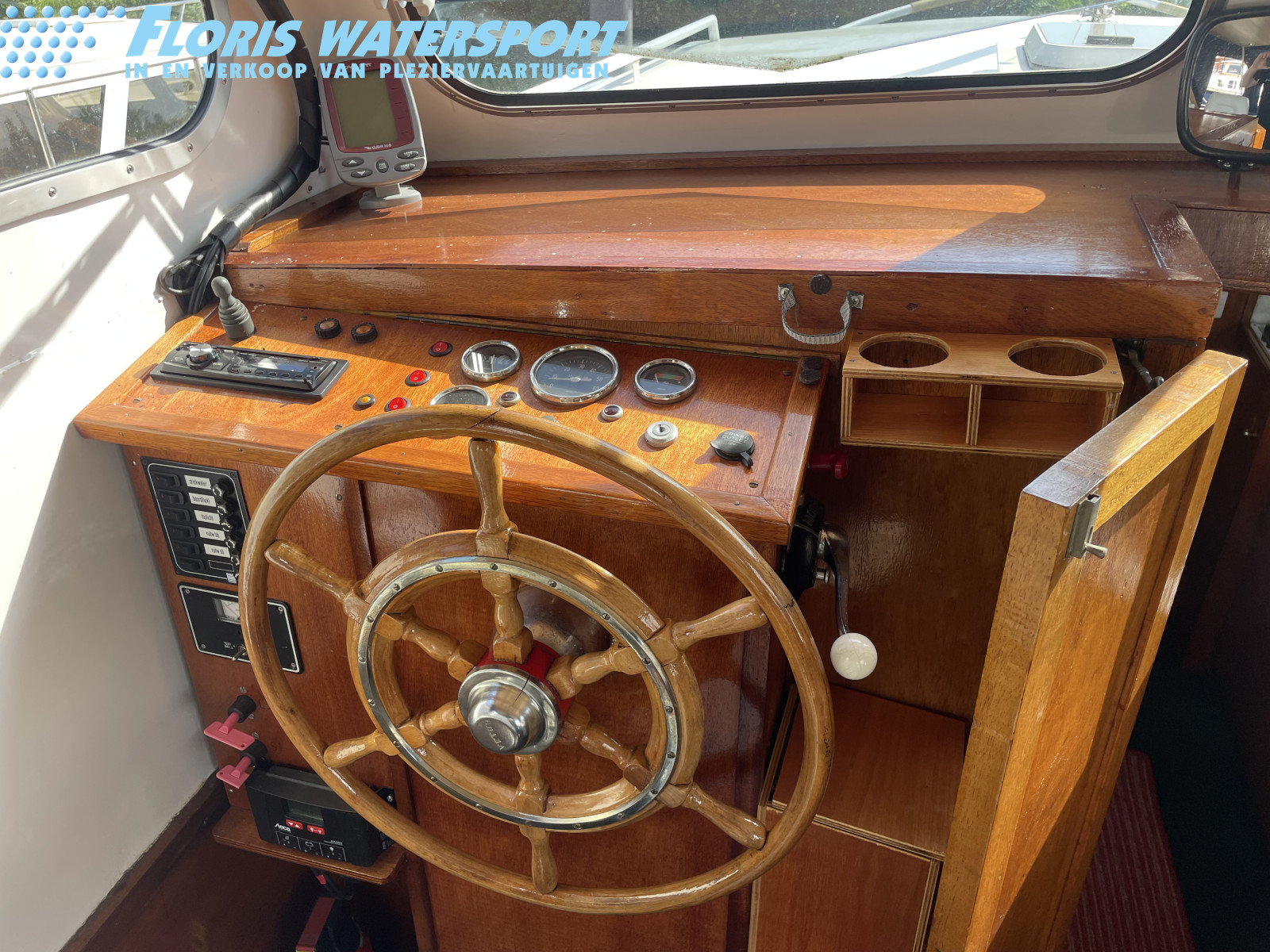 foto: 6 Vechtkruiser 850 Open Cabin