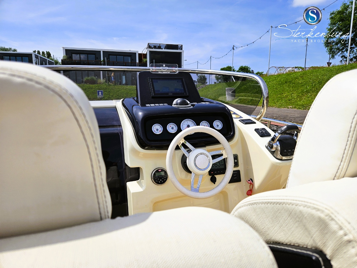 foto: 10 Invictus 280 GT