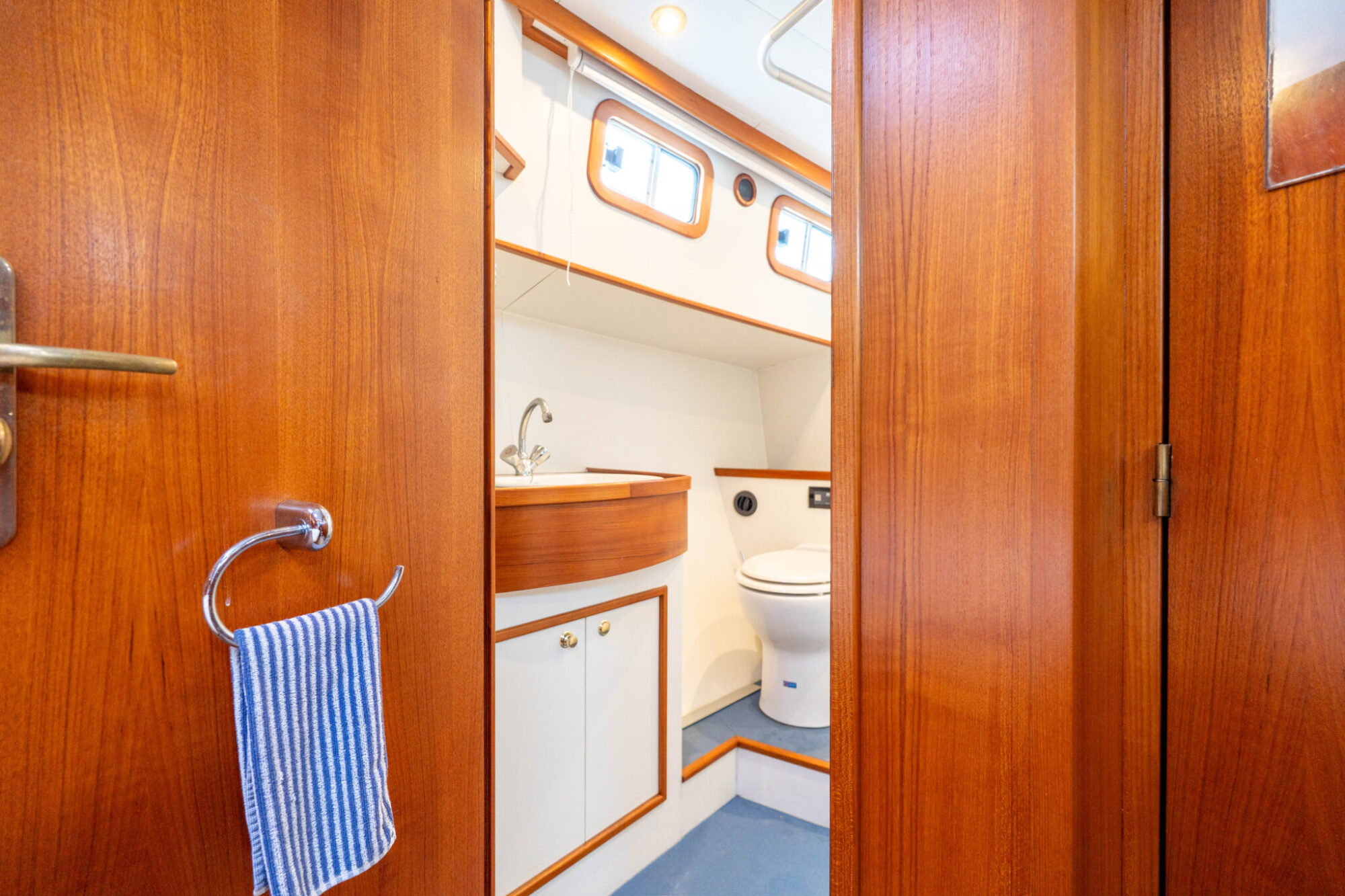 foto: 15 Pieter Beeldsnijder Pieter Beeldsnijder Spiegelkotter 15.00 VS