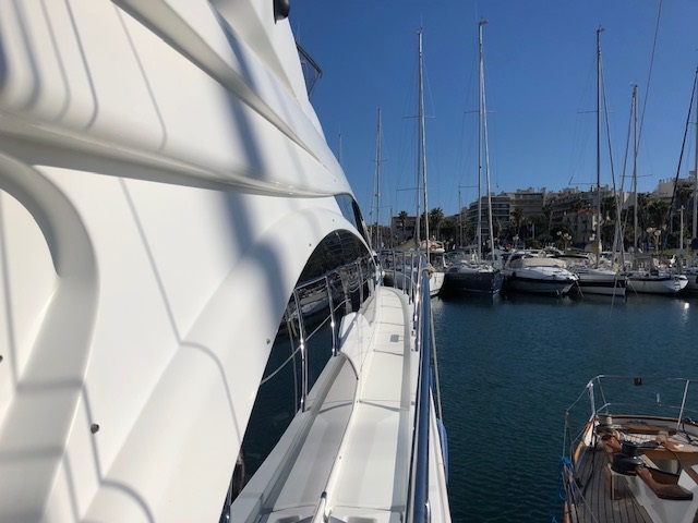 foto: 8 Azimut  54 Fly