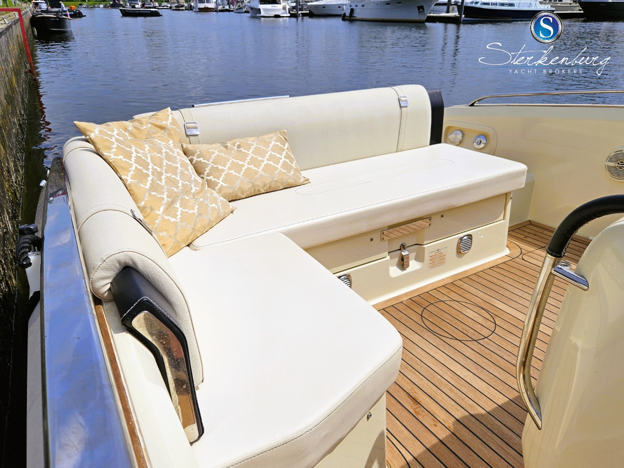 foto: 11 Invictus 280 GT