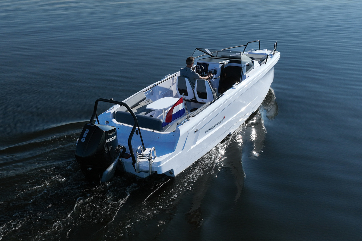 foto: 20 Axopar 25 Cross Bow