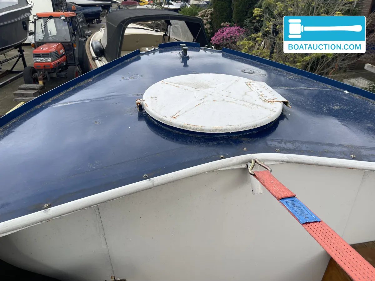 foto: 5 Motorboat 800