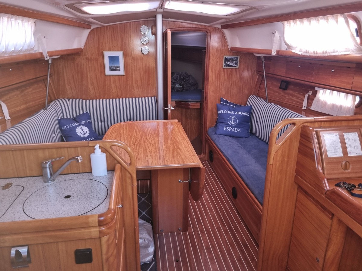 foto: 10 Bavaria  33 Cruiser