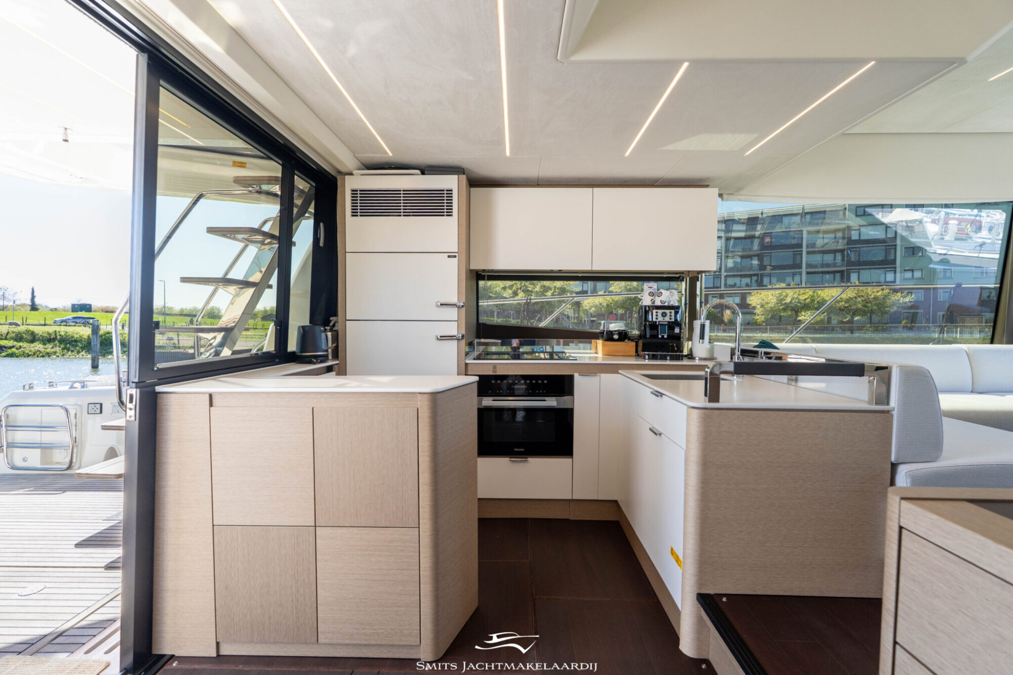foto: 82 Prestige Prestige 590 Flybridge