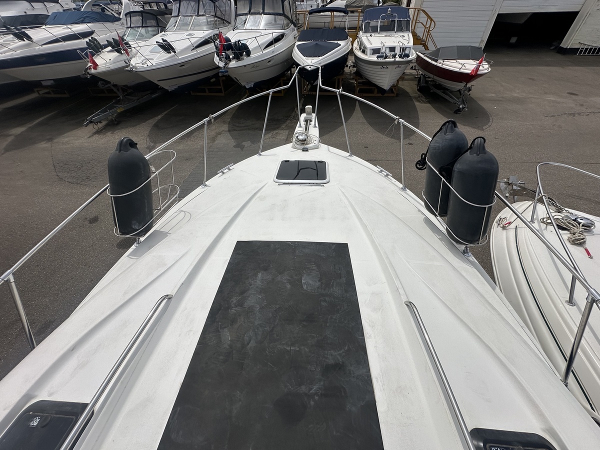 foto: 10 Bayliner 3055 Sunbridge