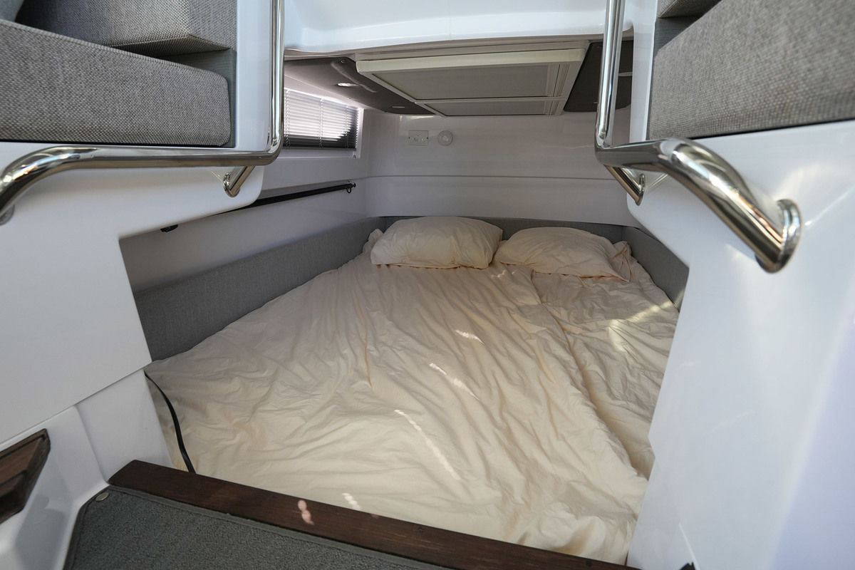 foto: 34 Axopar  37 XC Cross Cabin Mediterrana Edition