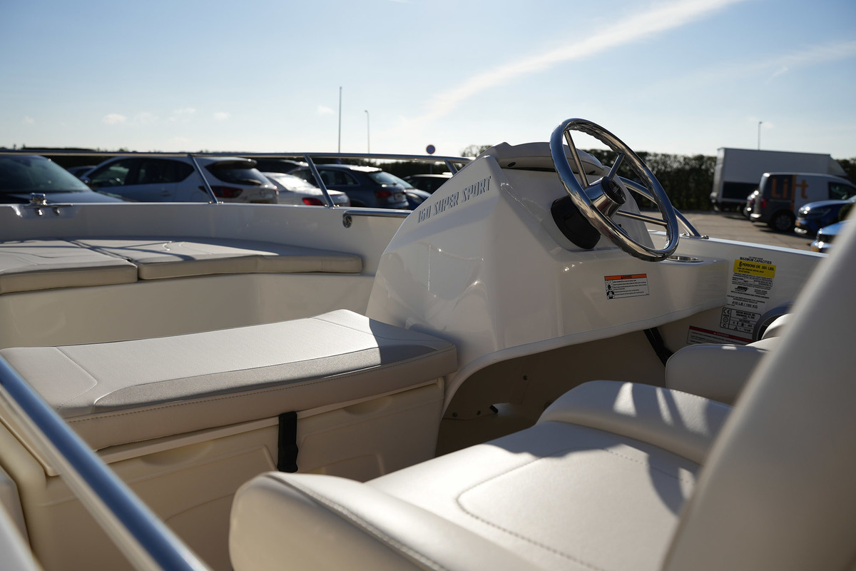 foto: 6 Boston Whaler 160 Super Sport