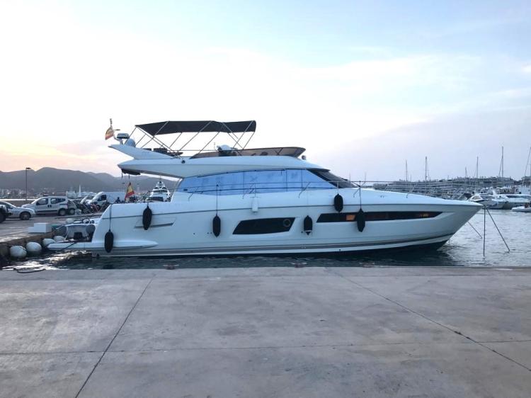 foto: 4 Prestige 560