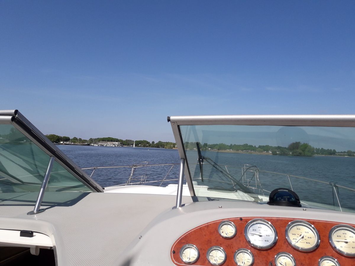 foto: 18 Bayliner 305