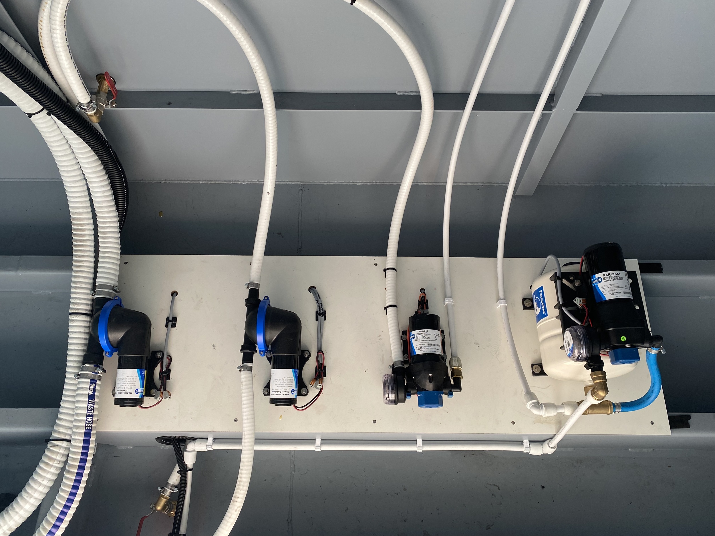 foto: 17 HOMESHIP VaarLoft Volledig Elektrische Houseboat