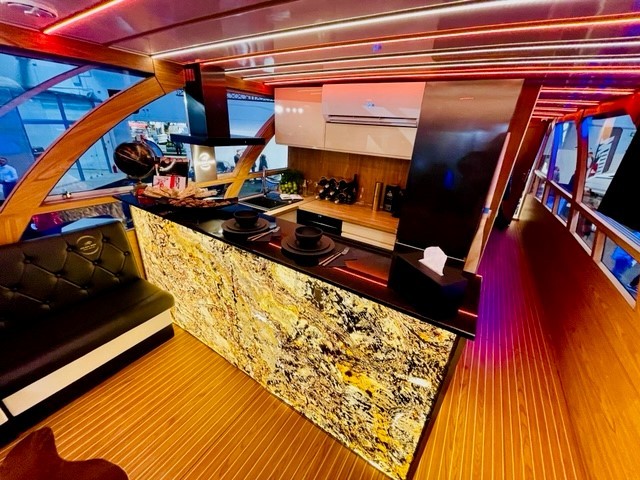 foto: 7 Houseboat Holiday HB 39 Elektrisch En Hybride + Sauna