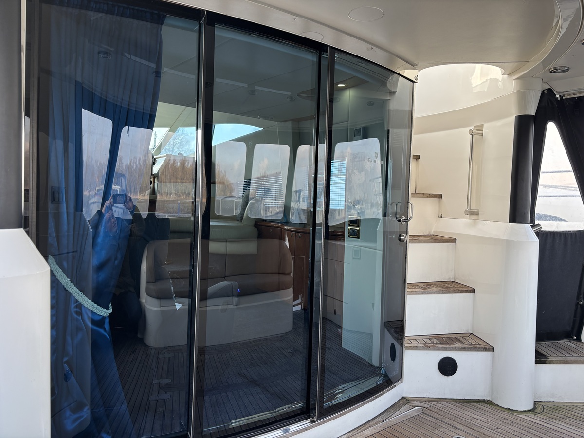 foto: 9 Fairline Squadron 52