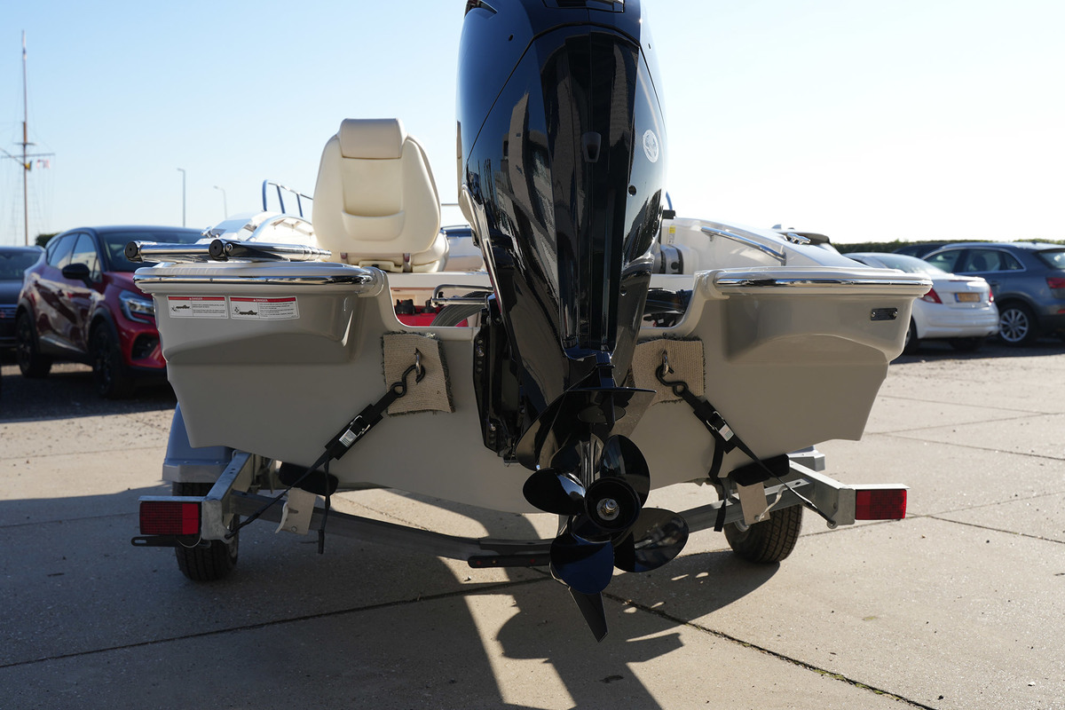 foto: 8 Boston Whaler 160 Super Sport