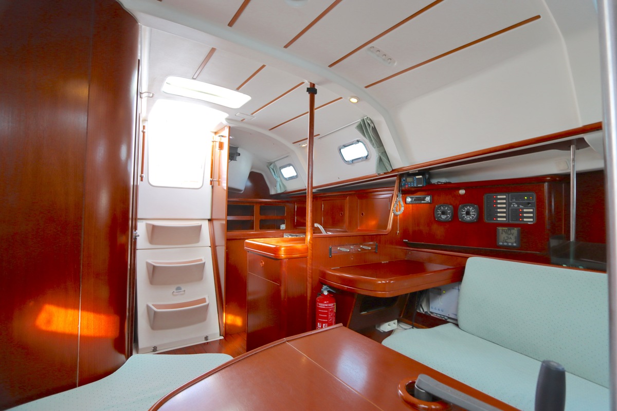 foto: 13 Beneteau Oceanis Clipper 331 Lifting keel