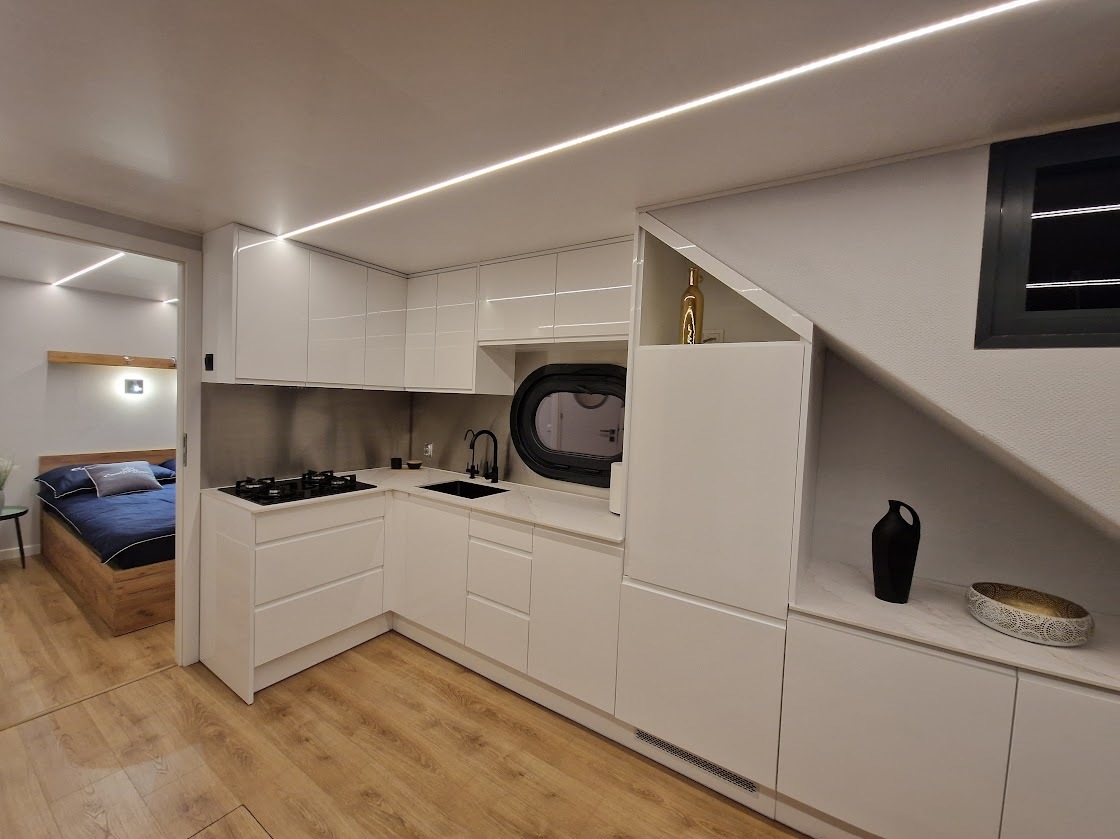 foto: 8 Campi 460 Houseboat