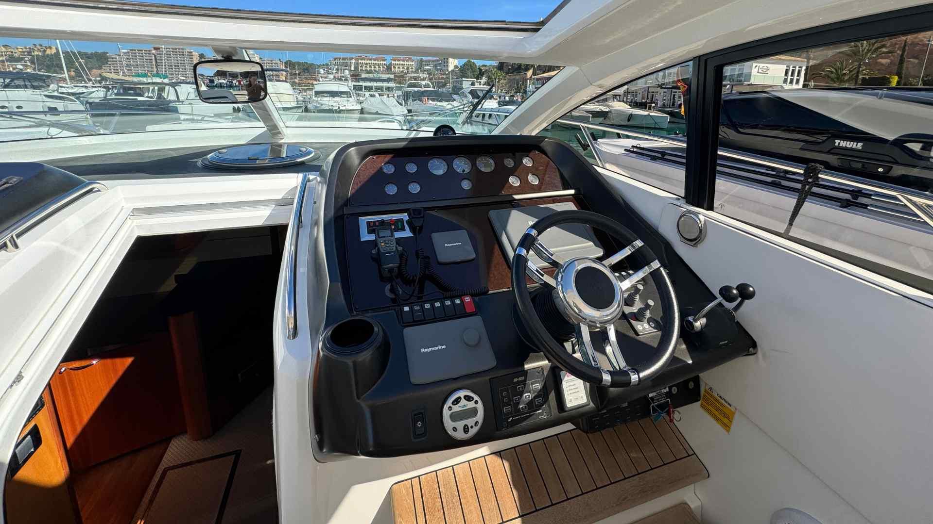 foto: 7 Sunseeker Portofino 47 HT