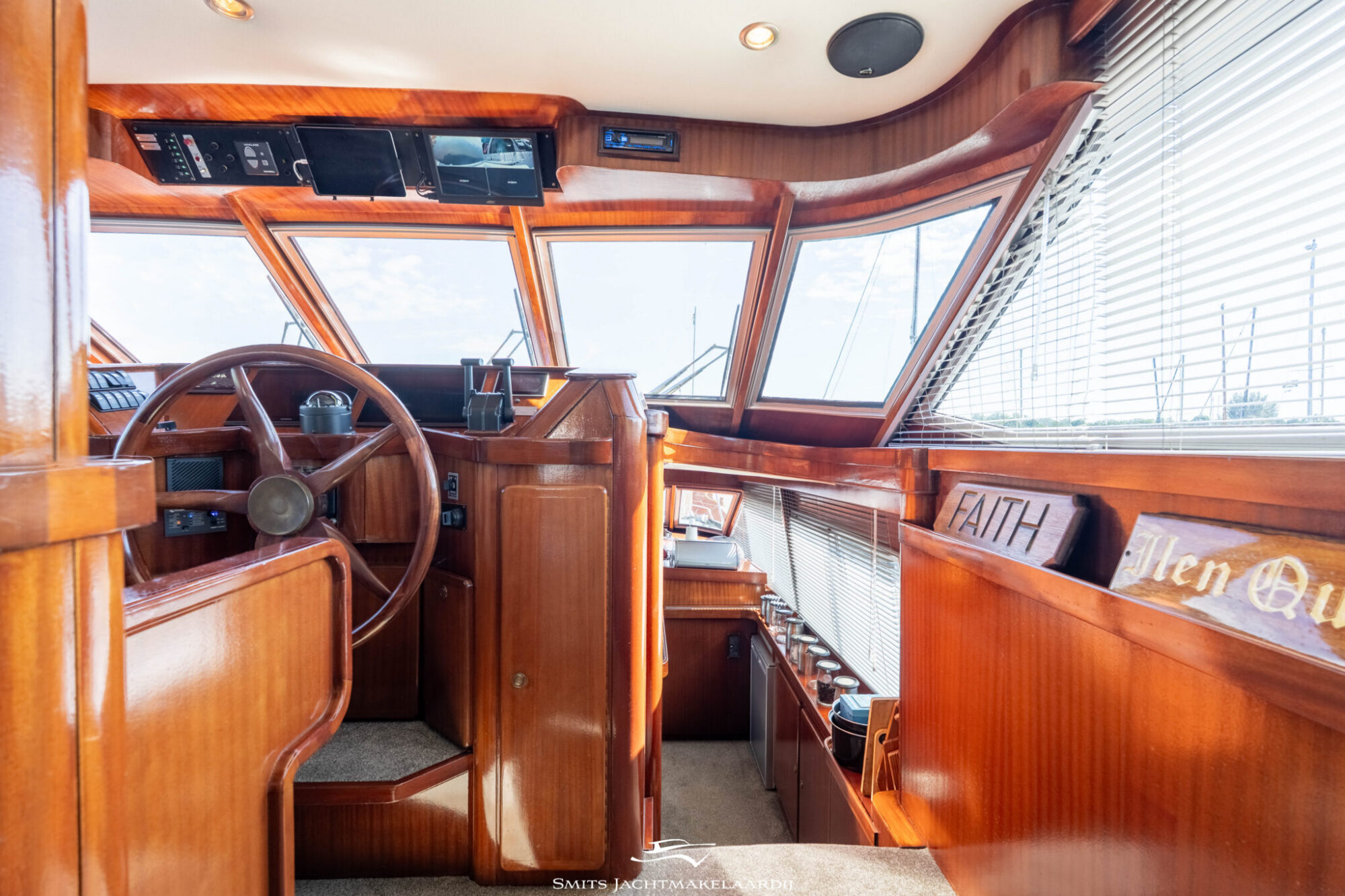 foto: 33 Van der Valk Valk Vitesse 54 Stabilizers