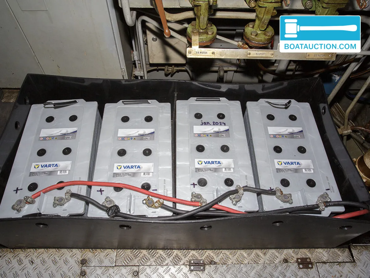 foto: 26 Bateau de patrouille 2300