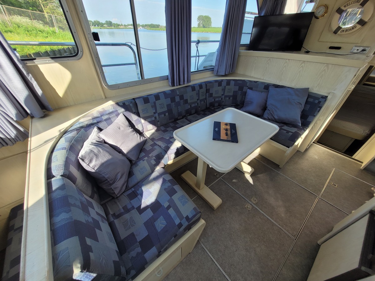 foto: 19 Linssen  42 SL 