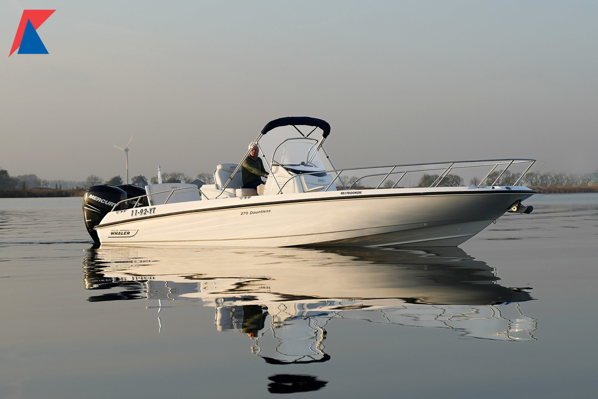 hoofdfoto: 1 Boston Whaler 270 Dauntless