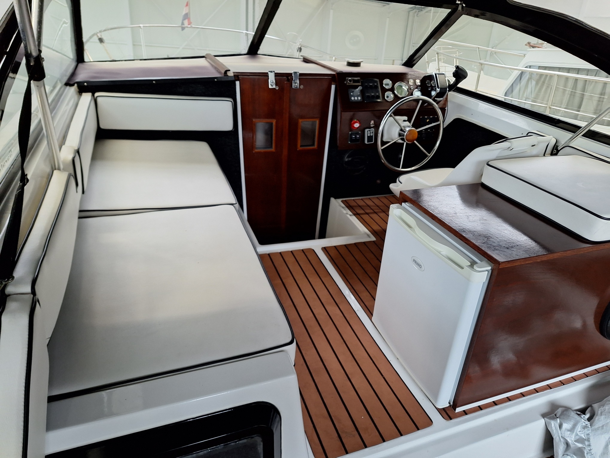 foto: 5 Bayliner 2550 Saratoga