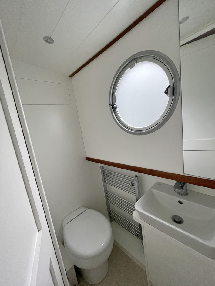 foto: 16 Piper Luxemotor 49L