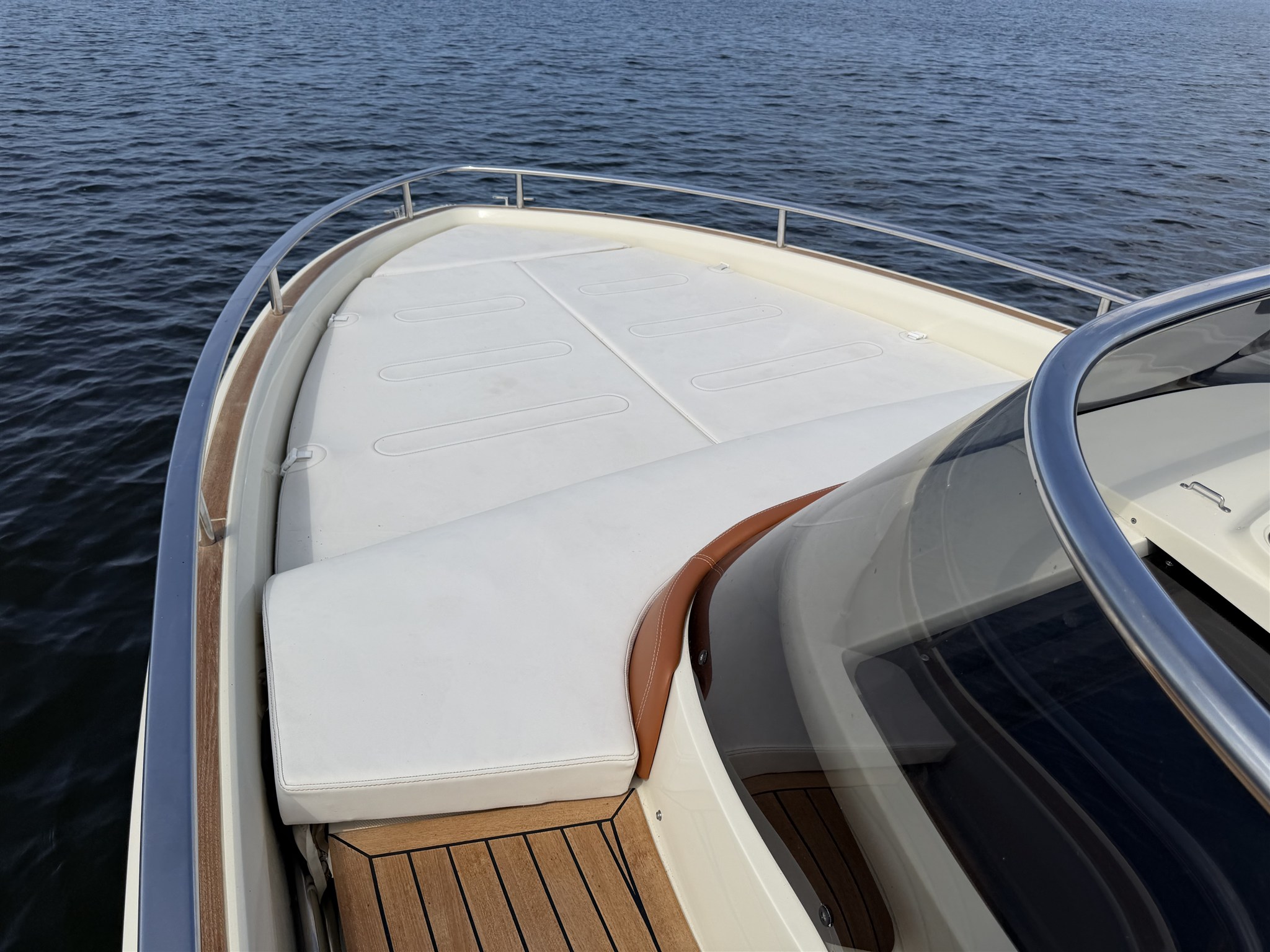 foto: 16 Invictus GT 280
