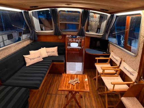 foto: 6 Meeuwkruiser  1100 DB AK GS